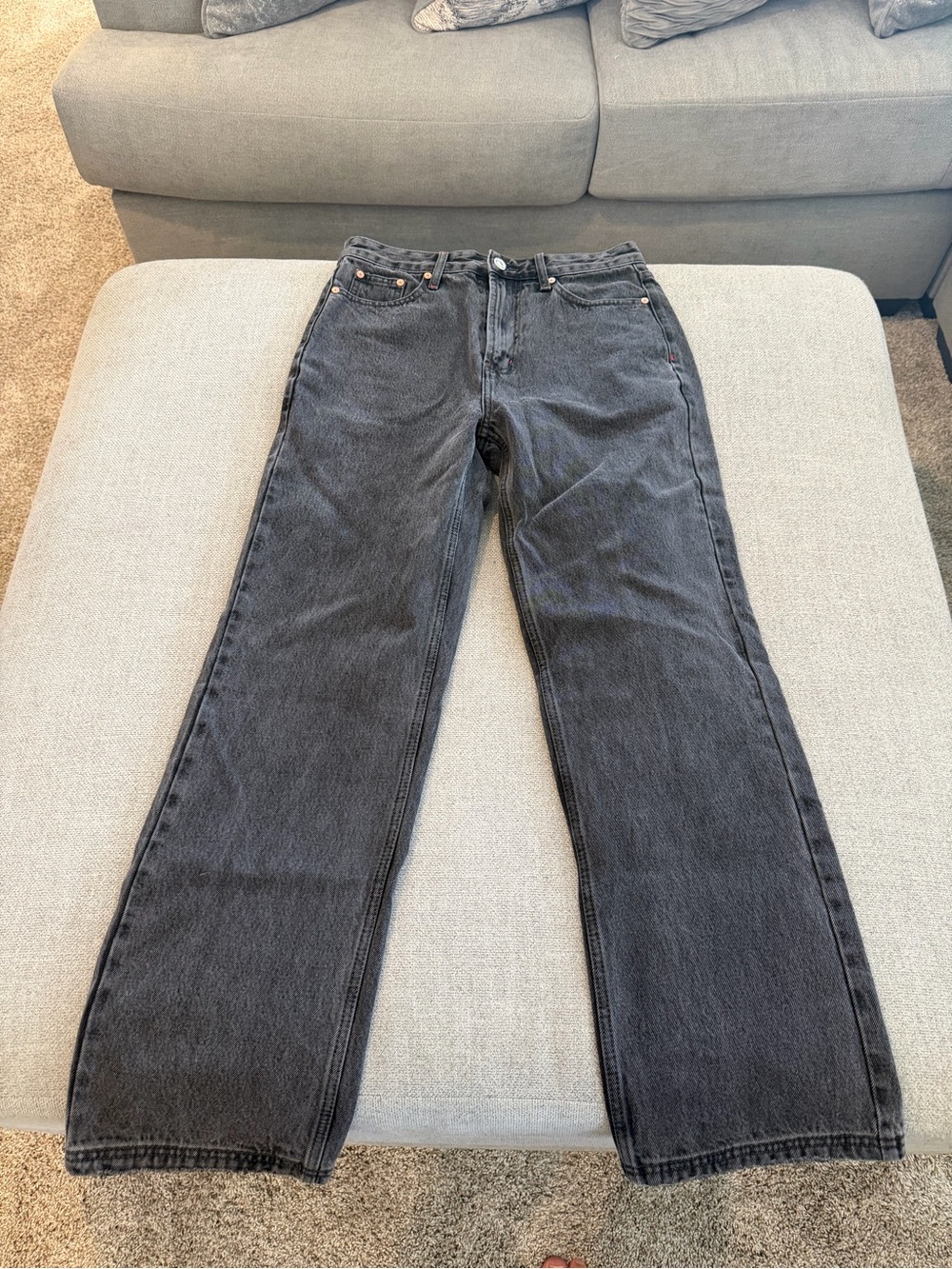 Elwood men’s baggy-fit jeans in a washed black denim.